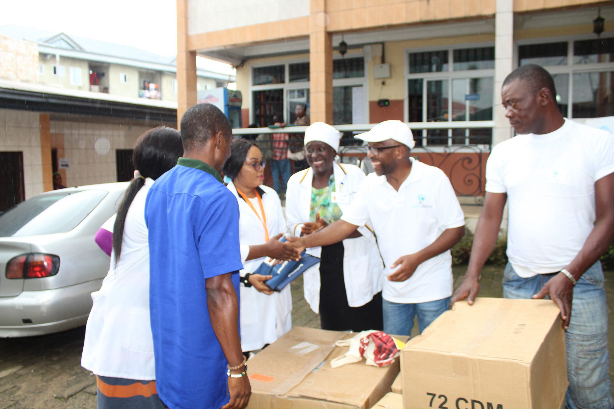 14.06.2019 Spenden in Buea