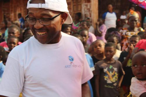 Spenden in Ambaka am 30.12.2017