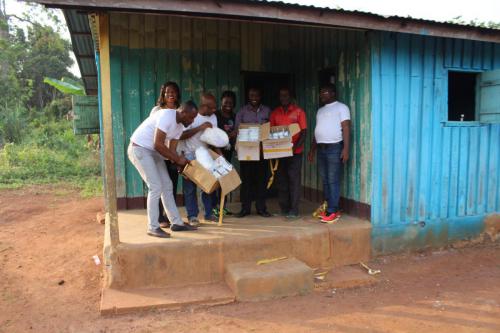 Spenden in Mampang am 30.12.2017