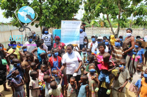 Aufklärung und Spende in Douala am 05.05.2020