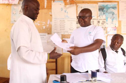 Spenden in Chengne am 10.10.2019